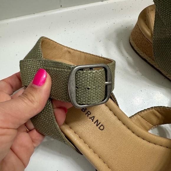 Lucky Brand Wensdei Women’s Cork Wedge Sandals 8.5 Green Woven Tan Strappy Shoes - Picture 8 of 8